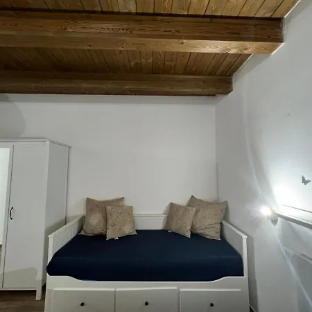 Center Apartment *
