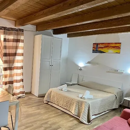 Center Apartment *